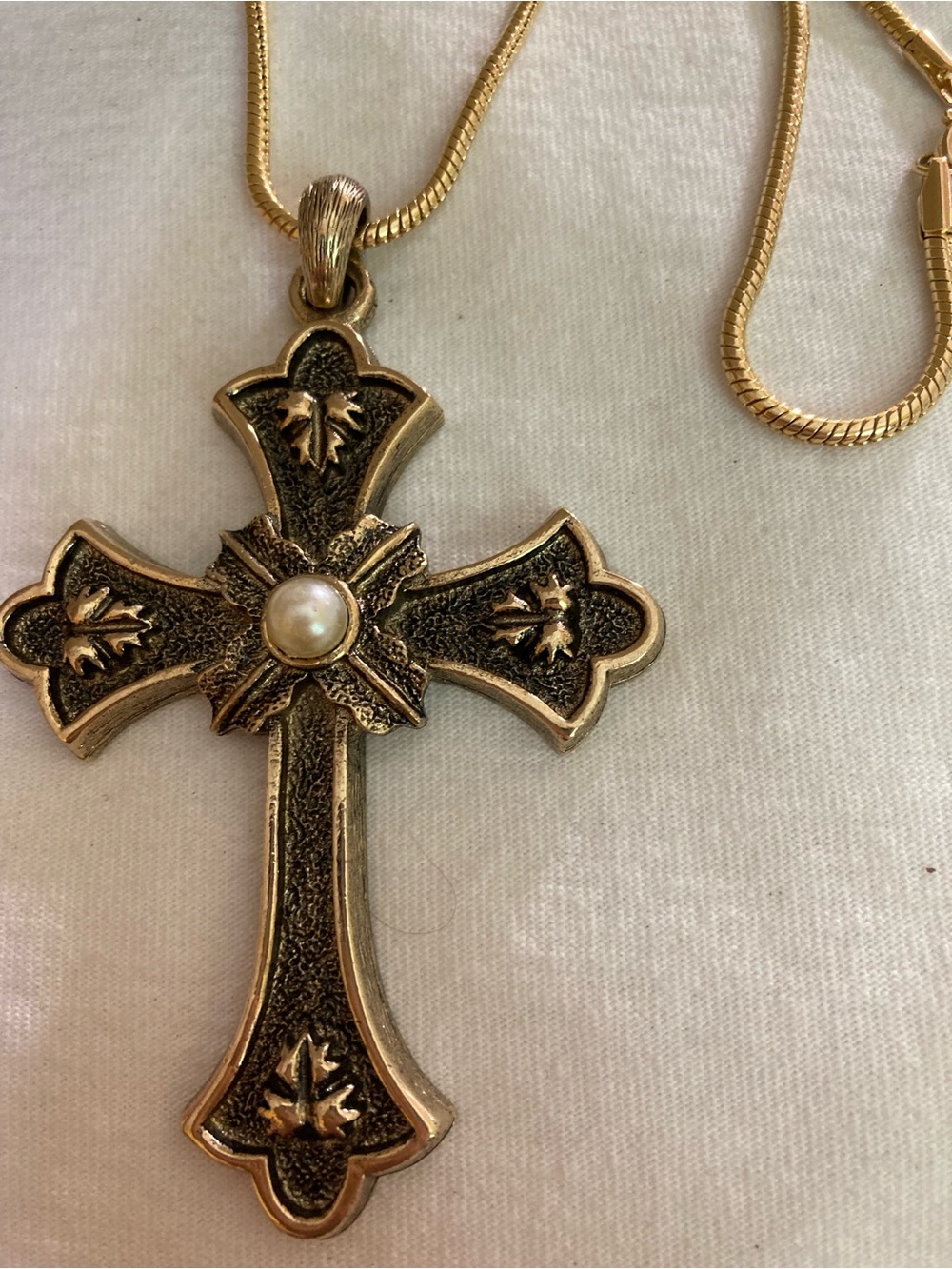 Sarah Coventry Limited Edition 1975 Vintage Maltese Cross Pendant & Chain - Picture 5 of 8